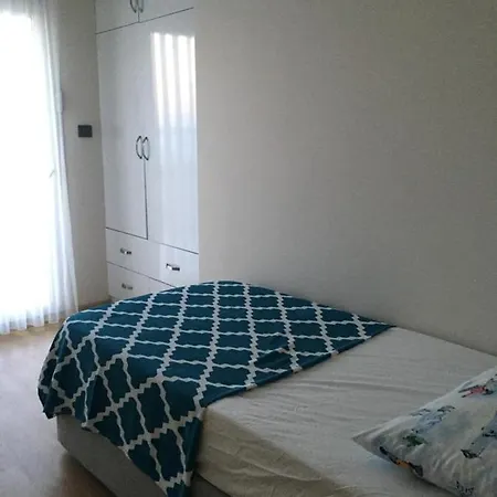 Mustakil Havuzlu Villa *