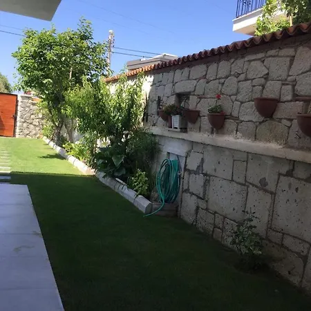 Villa Mustakil Havuzlu Çeşme