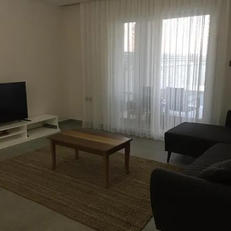 Mustakil Havuzlu Çeşme