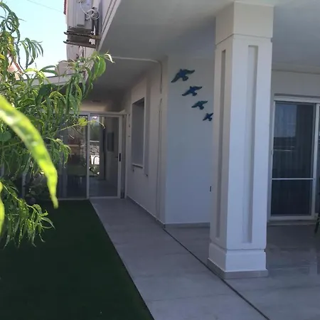 Mustakil Havuzlu Villa *